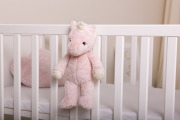 Szumiący jednorożec Ella z pozytywką - Cloud b® LoveLight Buddies Ella Unicorn 5